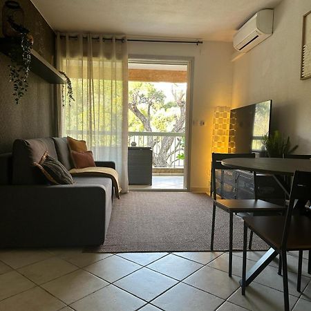 Appartement Residence Santa Barbara Avec Piscine Et A 750M De La Plage Cavalaire-sur-Mer Buitenkant foto