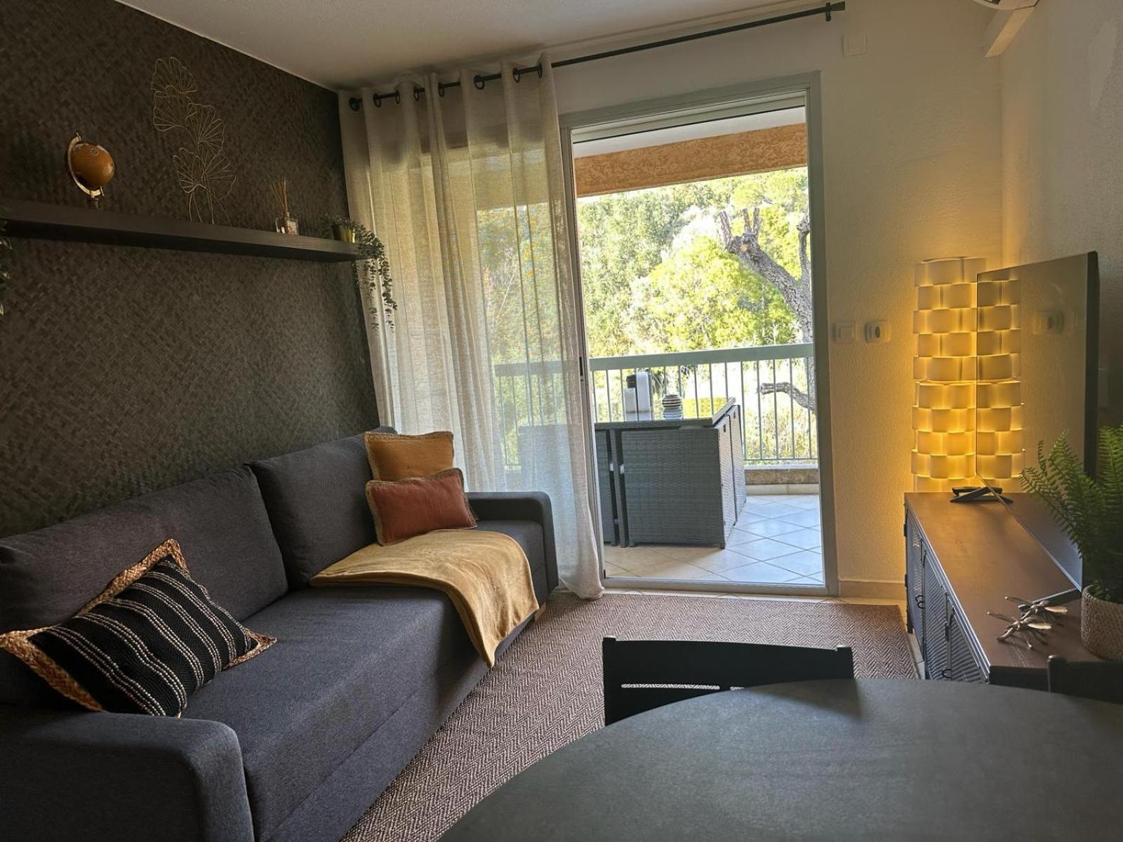 Appartement Residence Santa Barbara Avec Piscine Et A 750M De La Plage Cavalaire-sur-Mer Buitenkant foto