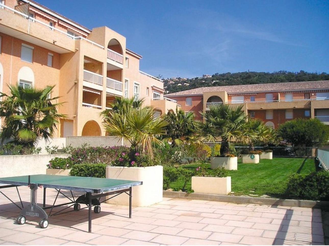 Appartement Residence Santa Barbara Avec Piscine Et A 750M De La Plage Cavalaire-sur-Mer Buitenkant foto