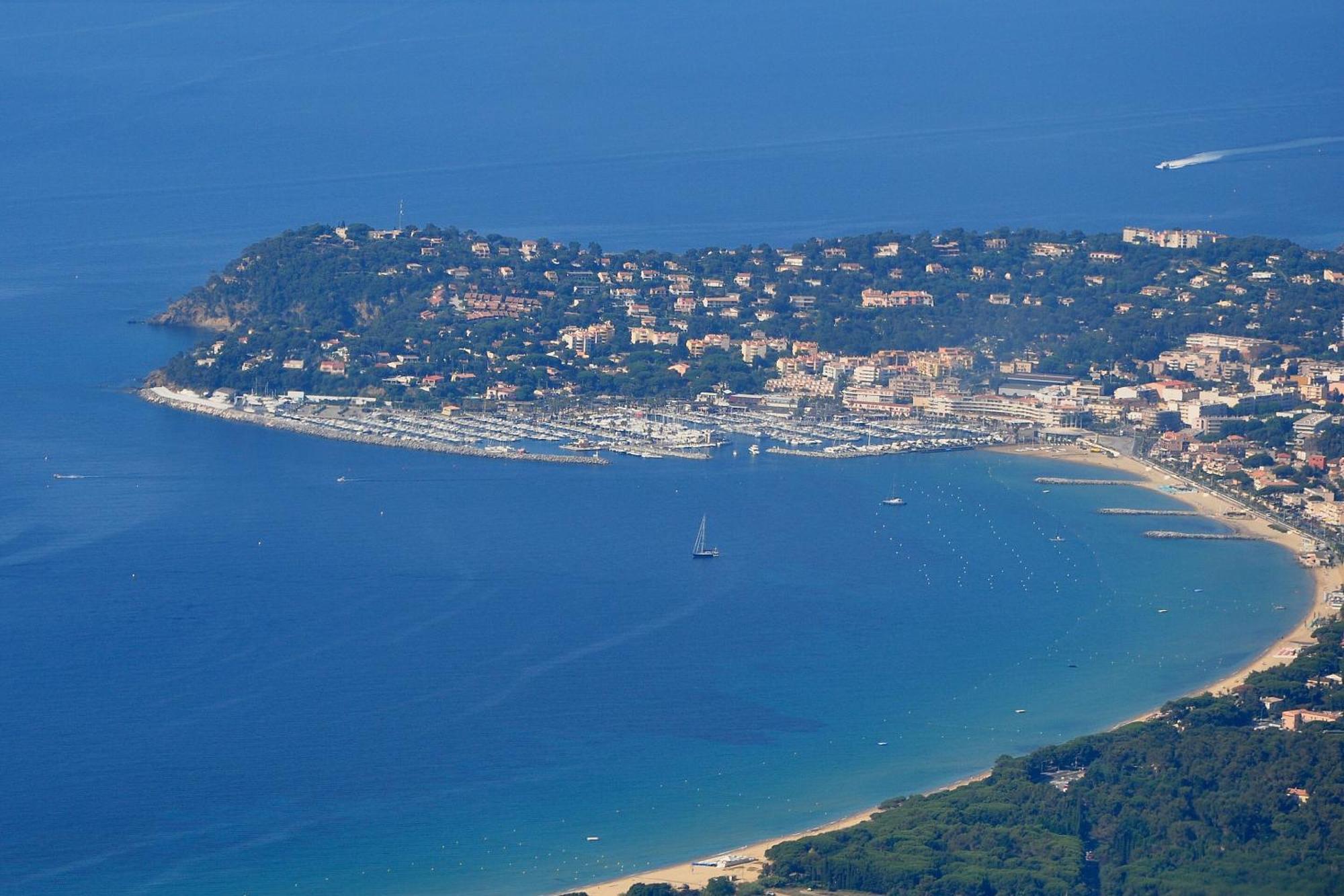 Appartement Residence Santa Barbara Avec Piscine Et A 750M De La Plage Cavalaire-sur-Mer Buitenkant foto