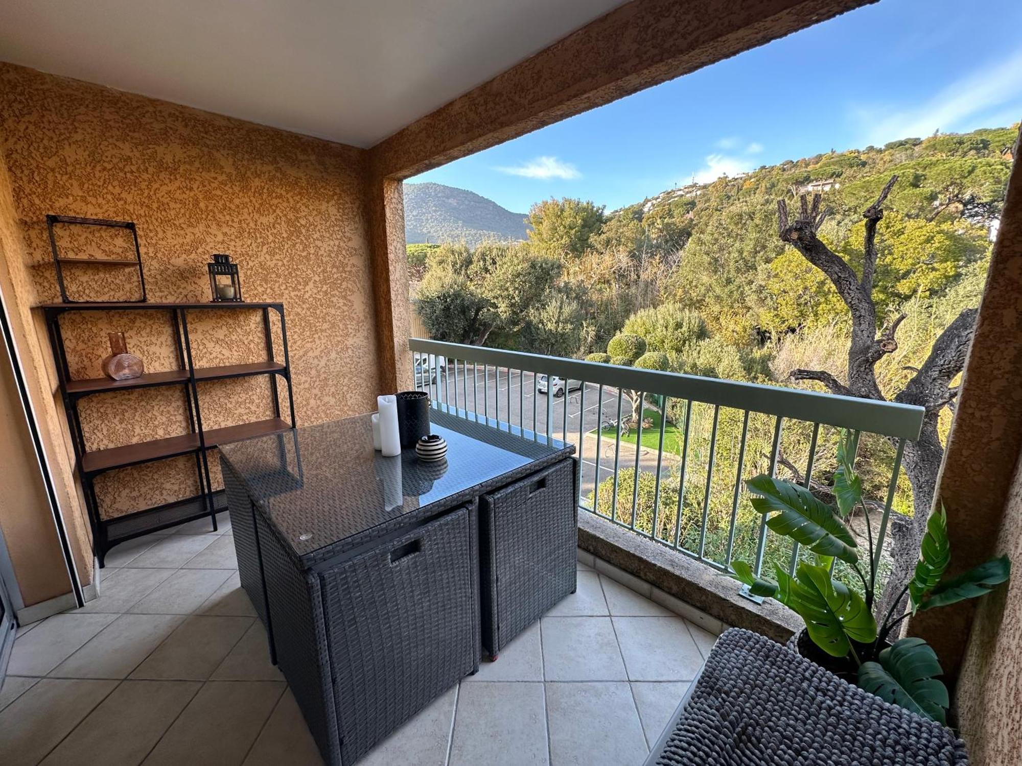 Appartement Residence Santa Barbara Avec Piscine Et A 750M De La Plage Cavalaire-sur-Mer Buitenkant foto